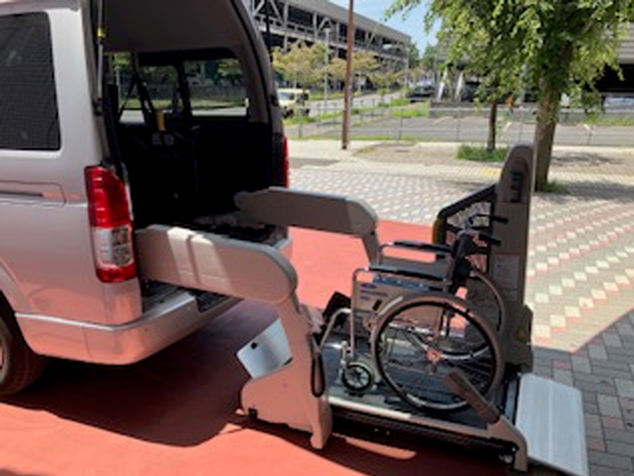 車椅子用リフト