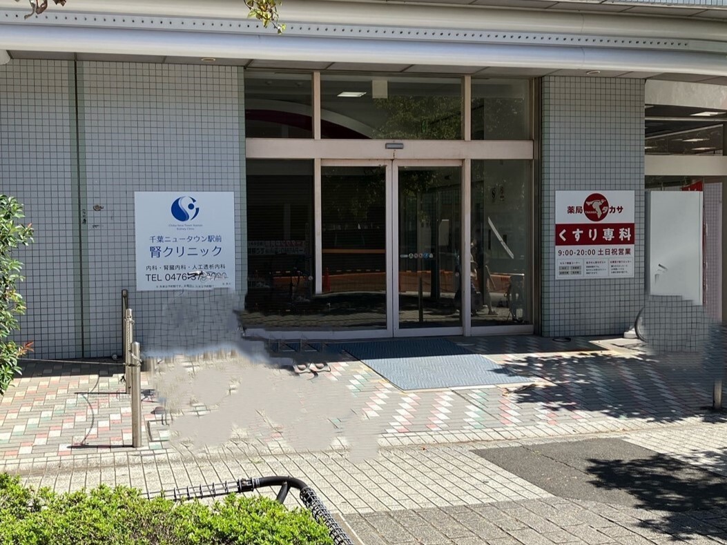 ビル南口入口